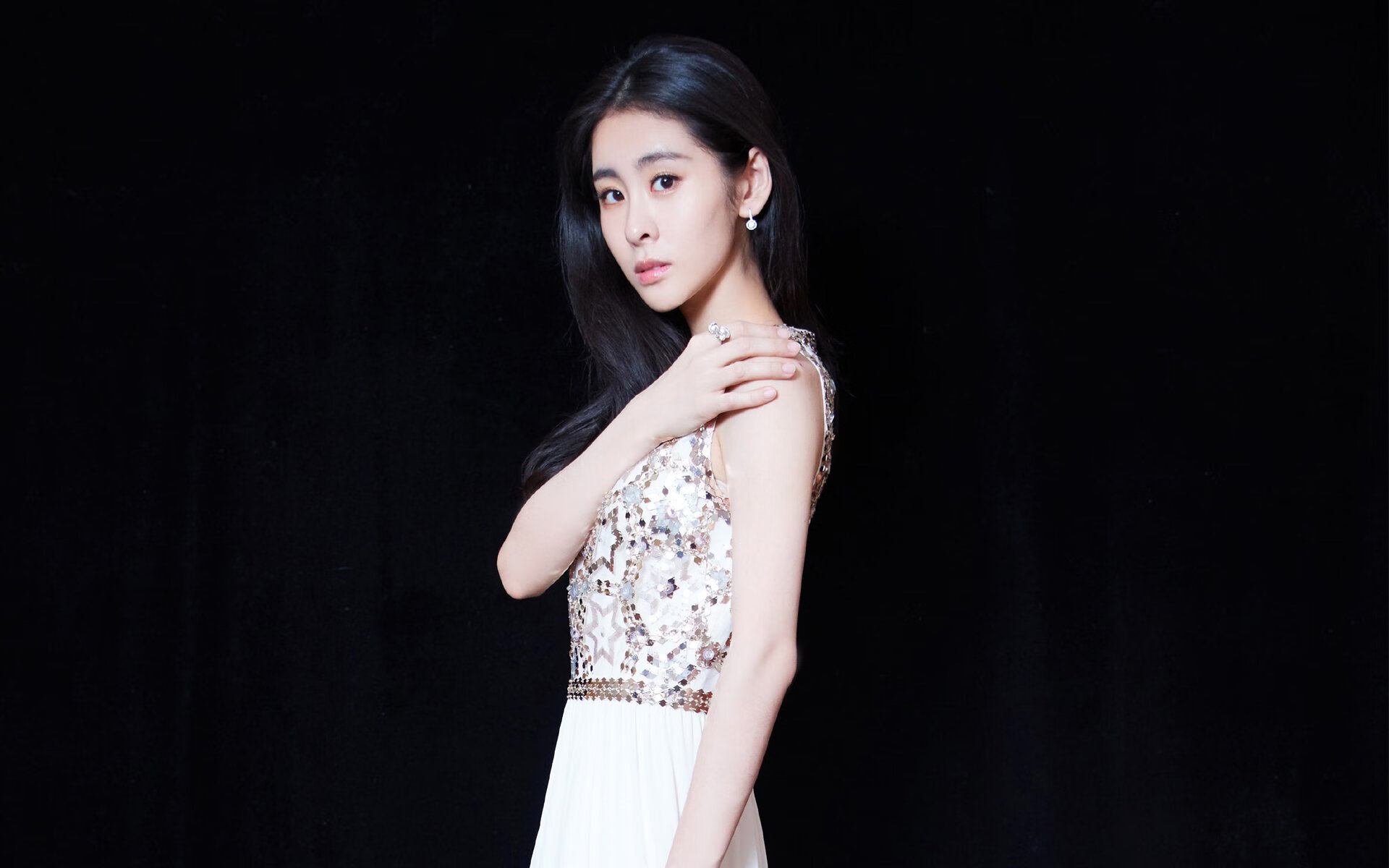 中国男篮主教练注重团队协作，中国男篮主教练名字