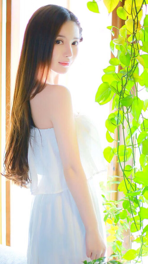 跨界合作推出足球文化系列电影，掀起体育与影视的跨界热潮，足球系列电影科教片